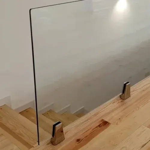 Baranda de vidrio templado en escalera interior
